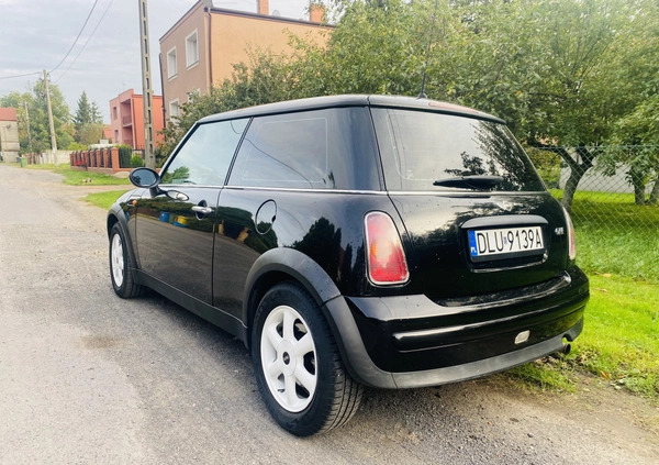 MINI ONE cena 7999 przebieg: 205900, rok produkcji 2002 z Legnica małe 137